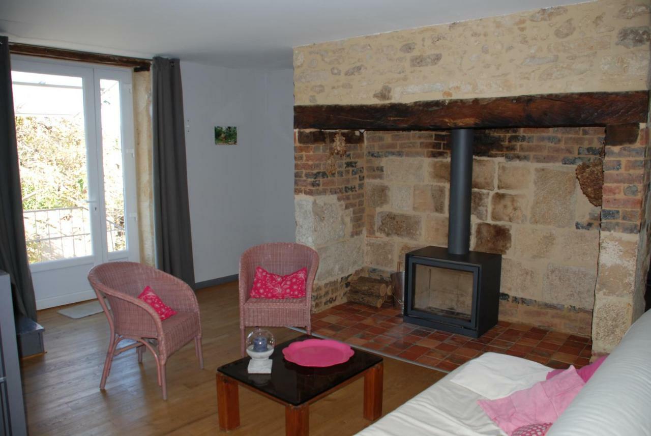 Milhac Maison D' Hotes Individuelle La Relinquiere מראה חיצוני תמונה